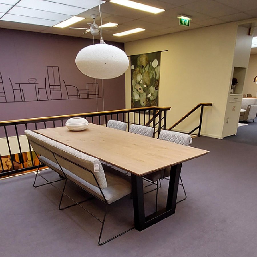 eetkamertafel Kaden toonzaal